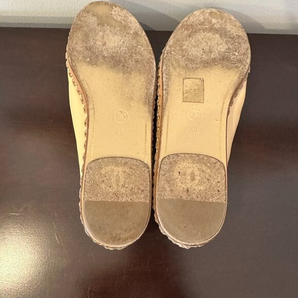 CHANEL 19C Women's Sz 40 Lambskin Beige/Black Mocassins Loafers W/Box - Picture 13 of 16